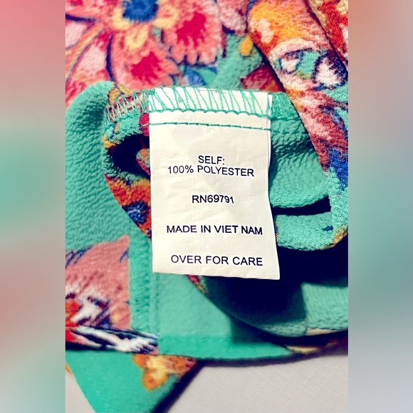 Fig and Flower Top Women Medium Green Floral Ruffle 3/4 Sleeve Blouse - Picture 10 of 14